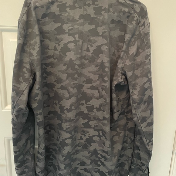 Lululemon Gray Camo Button Down - Picture 4 of 4